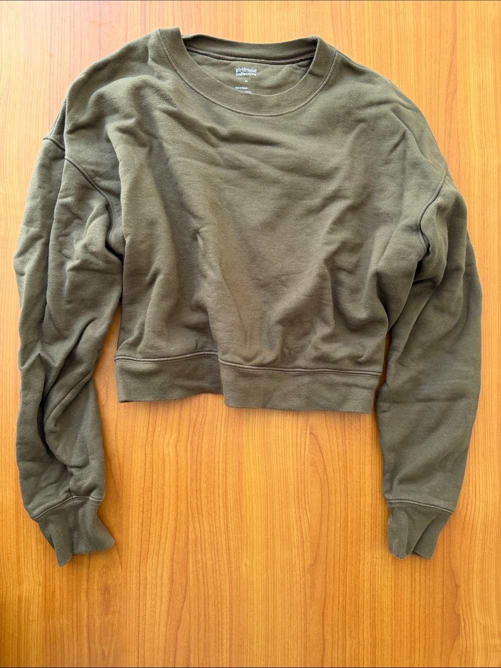 Girlfriend Collective Olive Green Cropped Sweatshirt & High-Waist Sweatpants - Picture 6 of 6
